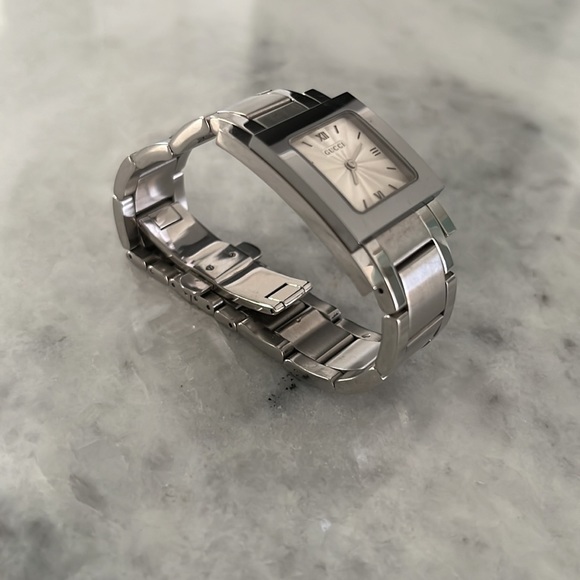 Gucci 7900 Series Watch - Picture 3 of 10